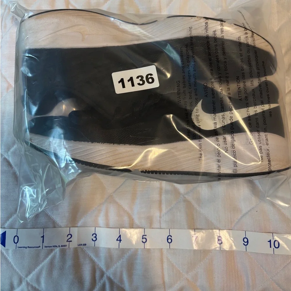 Nike Star Runner Kids Running Shoes‎ Black White Sneakers Lightweight Size 5Y - Picture 9 of 9